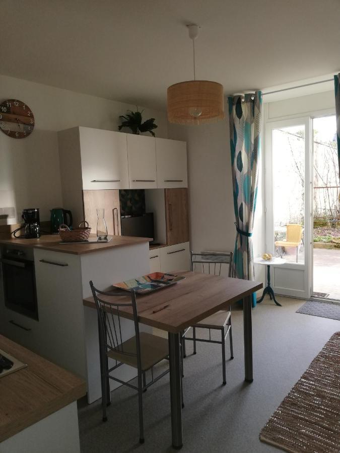 Meubles De Tourisme Le Trianon Et Le Petit Trianon Apartment Сен-Жуниен Екстериор снимка